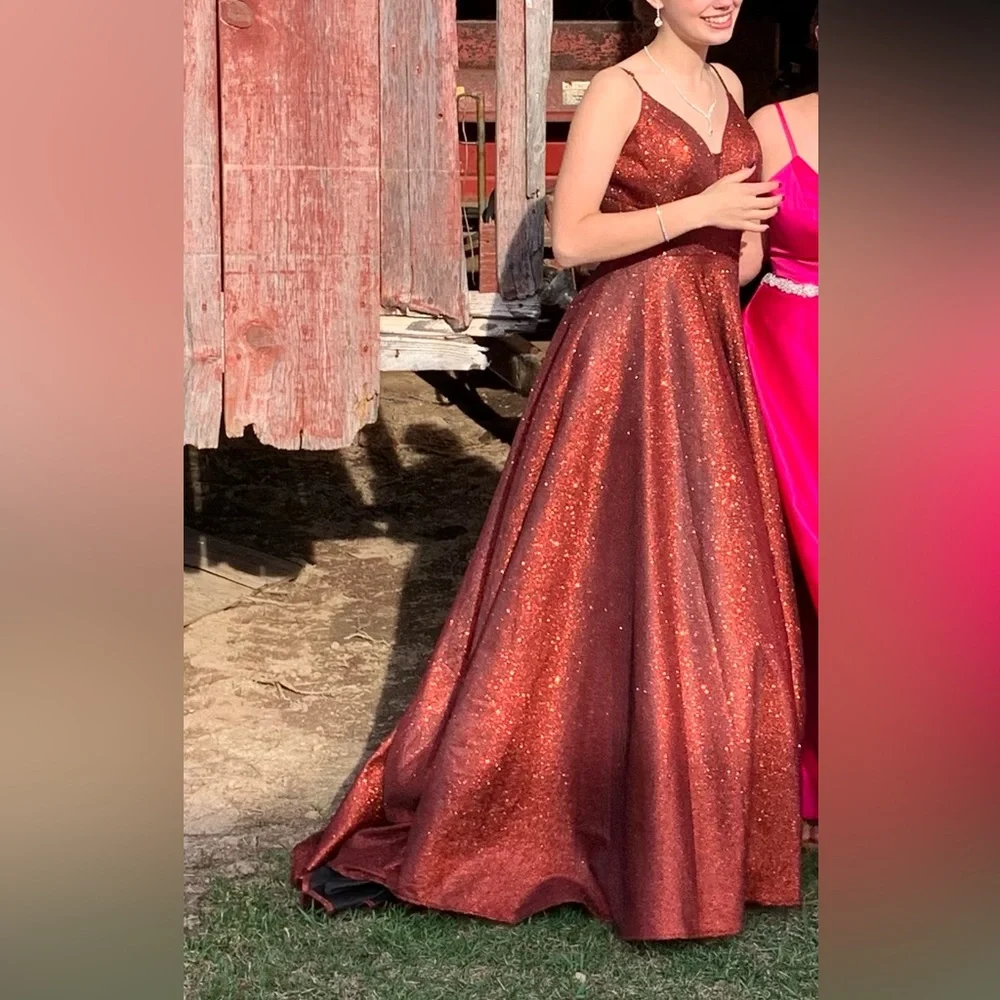 Sparkly prom Dress - Picture 3 of 7